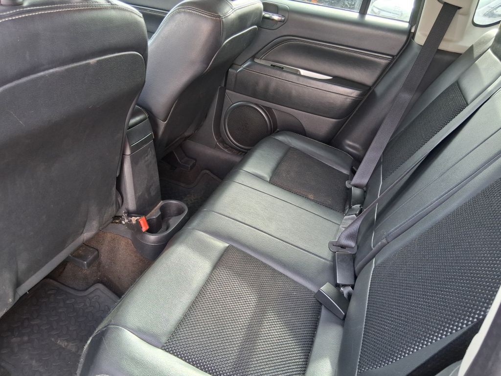 2014 Jeep Compass Image 11
