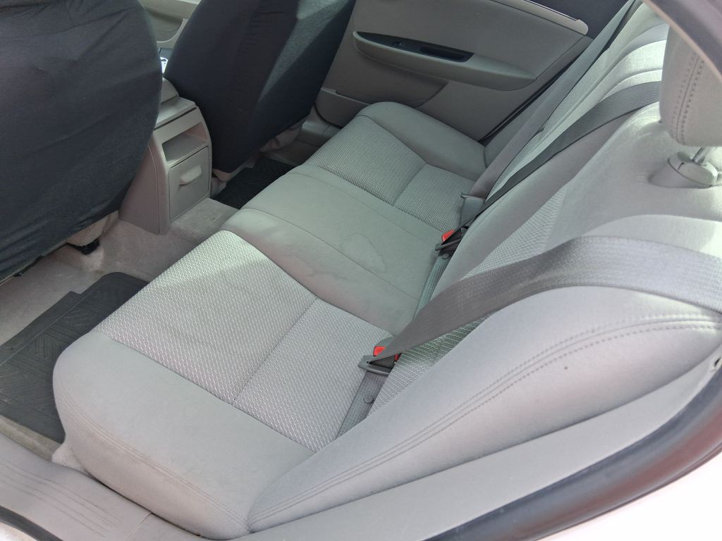 2009 Saturn Aura Image 11