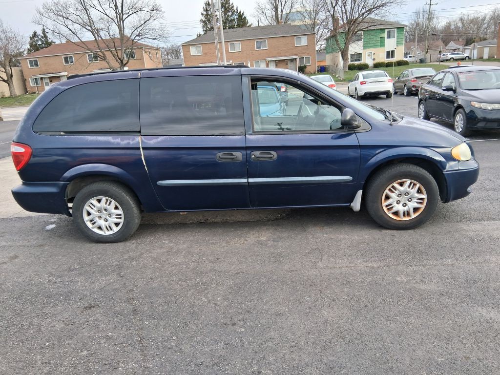 2004 Dodge Grand Caravan Image 4