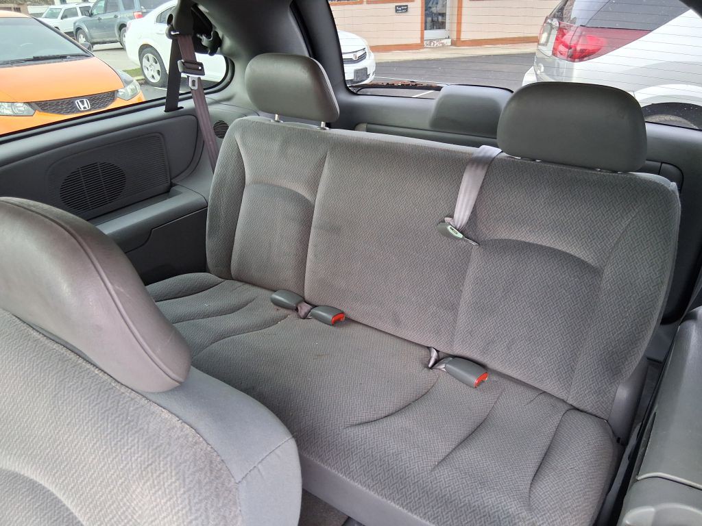 2004 Dodge Grand Caravan Image 11