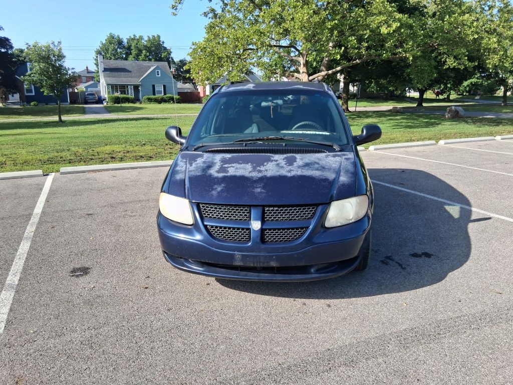 2004 Dodge Grand Caravan Image 2