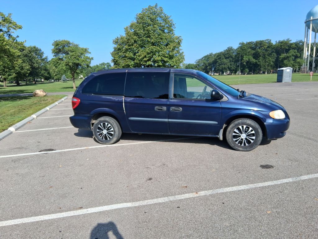 2004 Dodge Grand Caravan Image 4