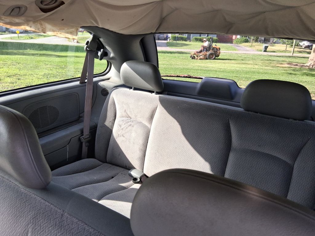 2004 Dodge Grand Caravan Image 11
