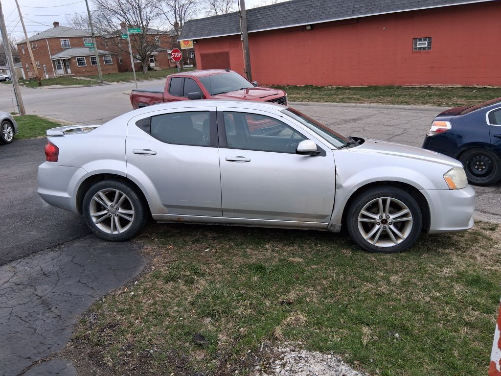 2012 Dodge Avenger Image 4