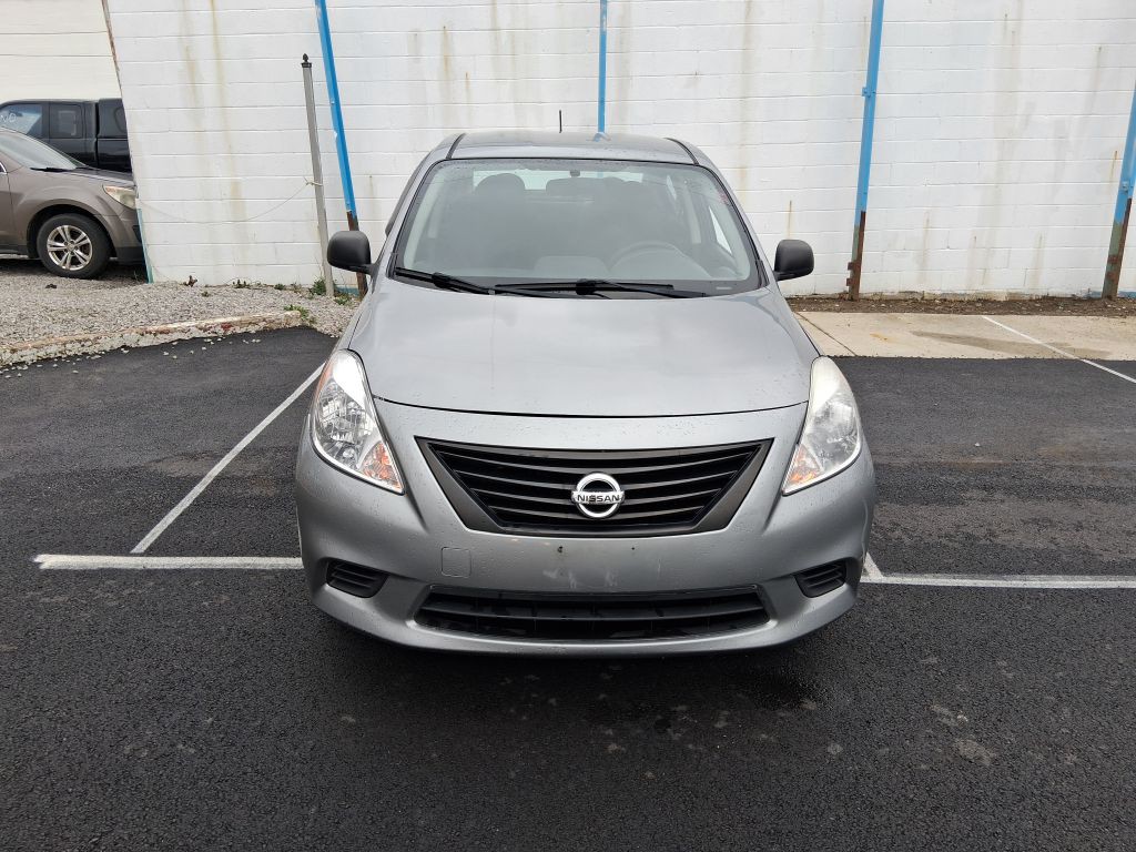 2014 Nissan Versa Image 2