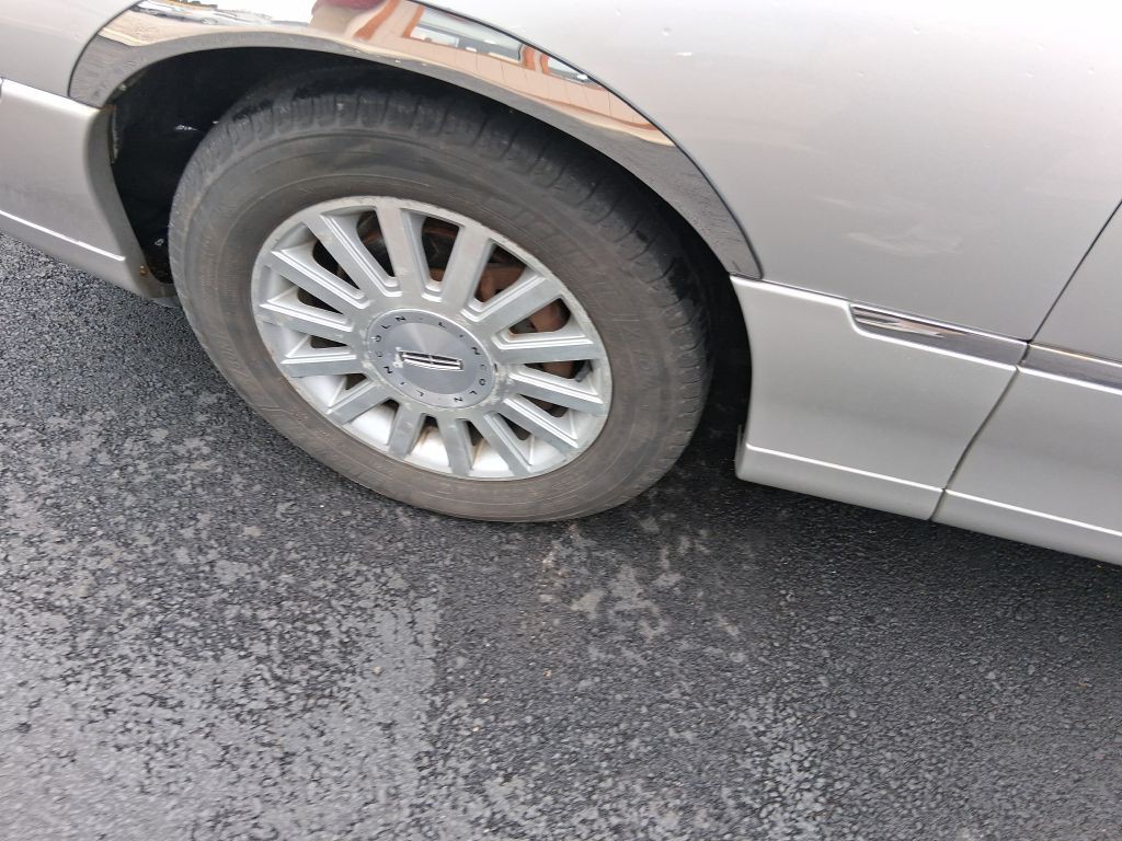 2003 Lincoln Town Car Image 10