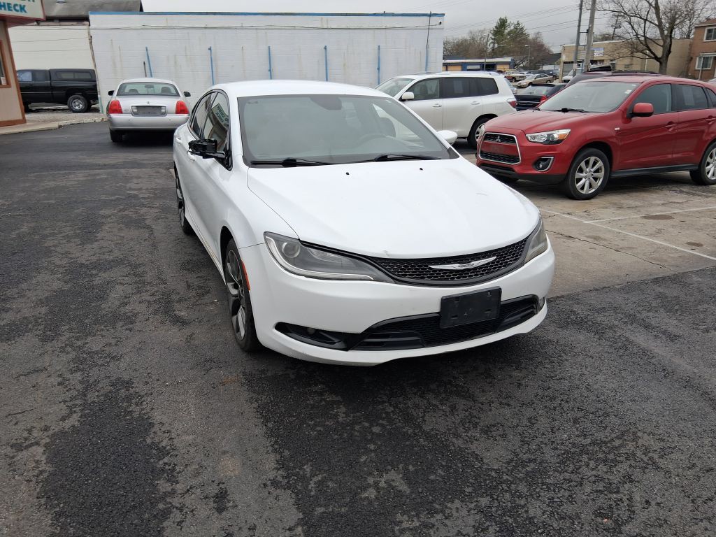2015 Chrysler 200 Image 3