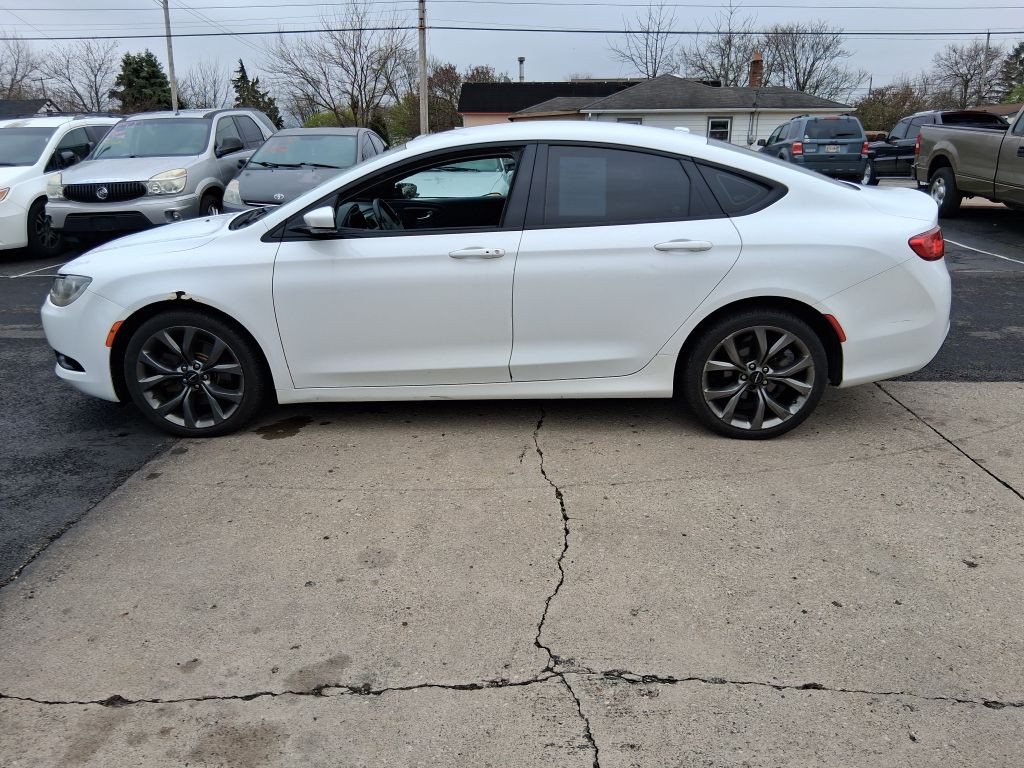 2015 Chrysler 200 Image 8