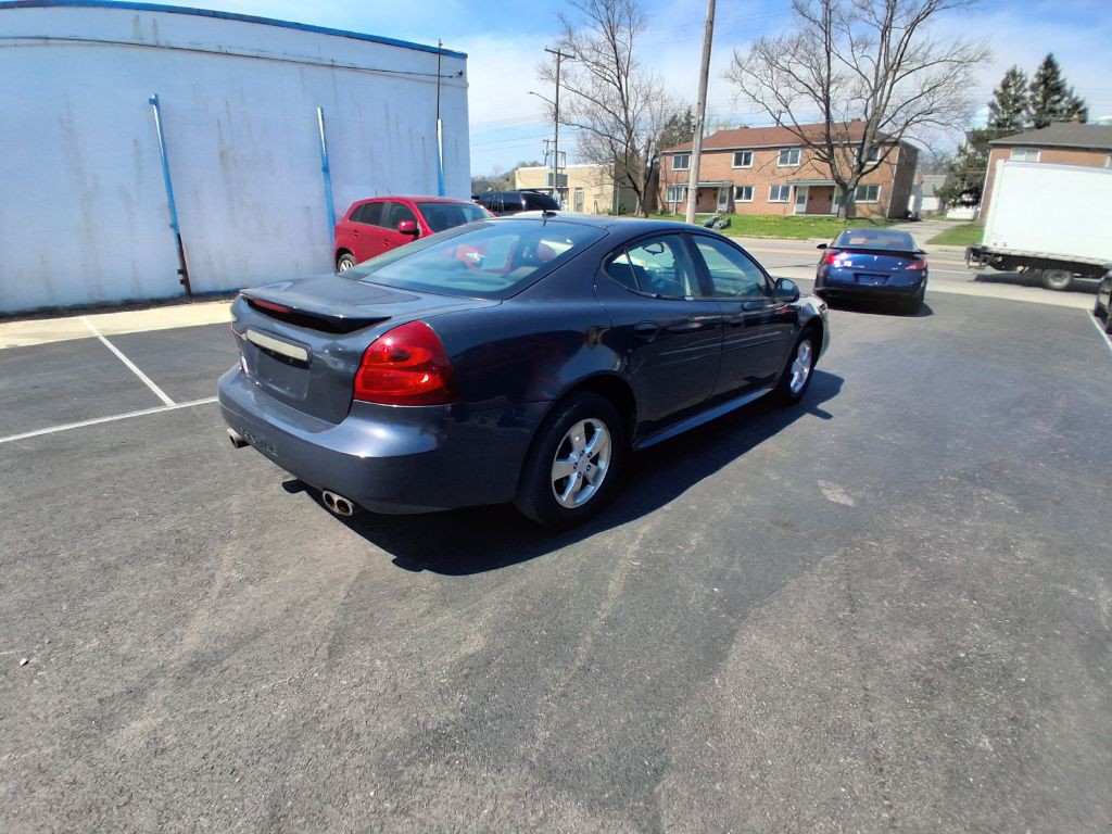2008 Pontiac Grand Prix Image 5