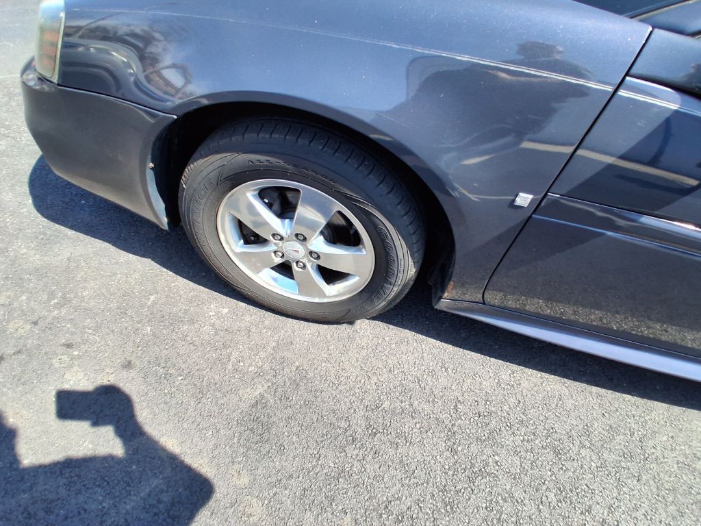 2008 Pontiac Grand Prix Image 10