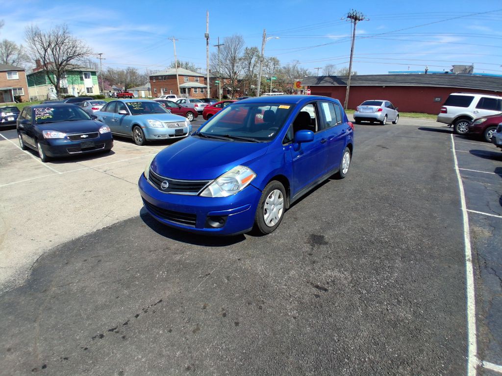 2011 Nissan Versa Image 1
