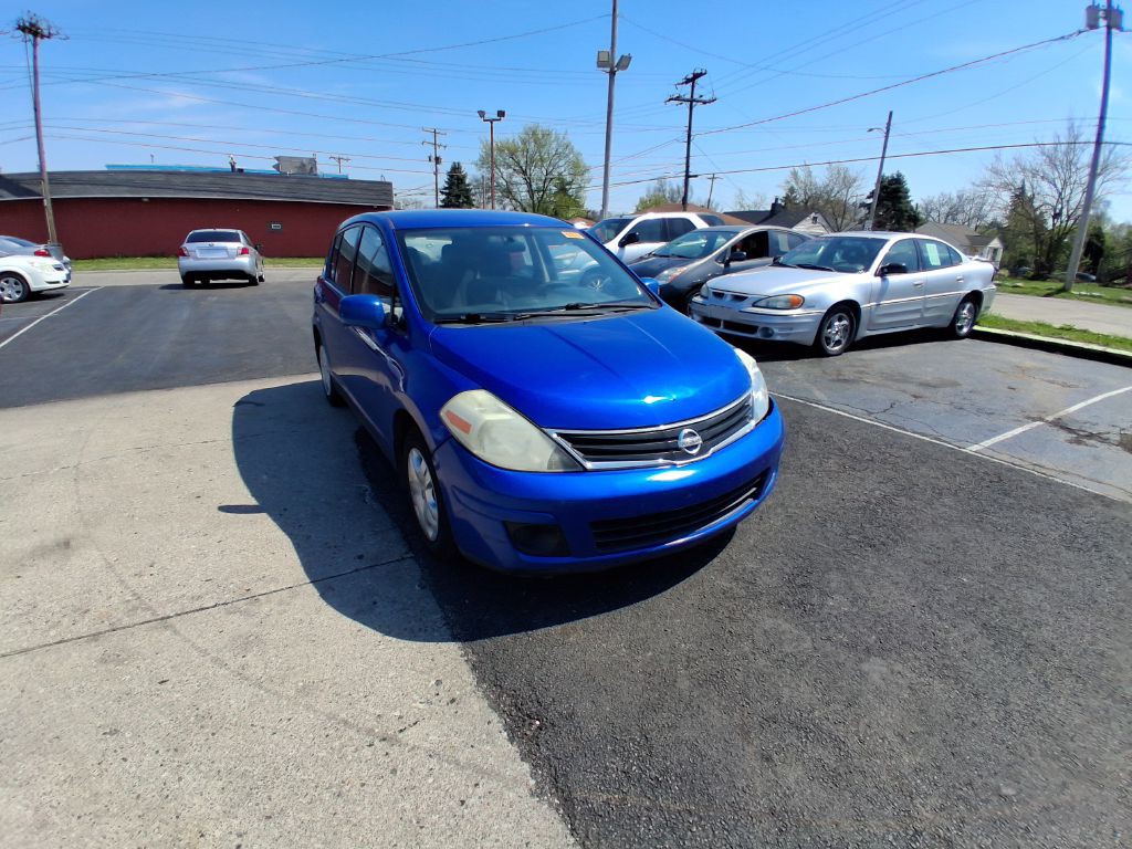 2011 Nissan Versa Image 3