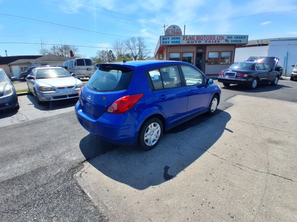 2011 Nissan Versa Image 5