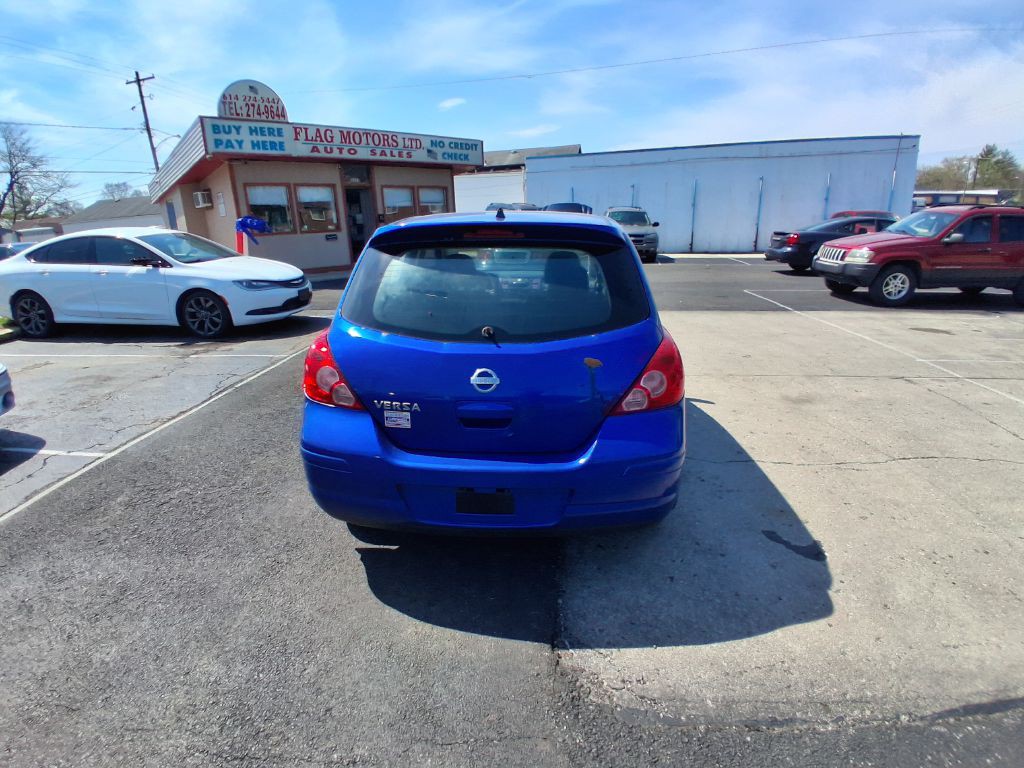 2011 Nissan Versa Image 6