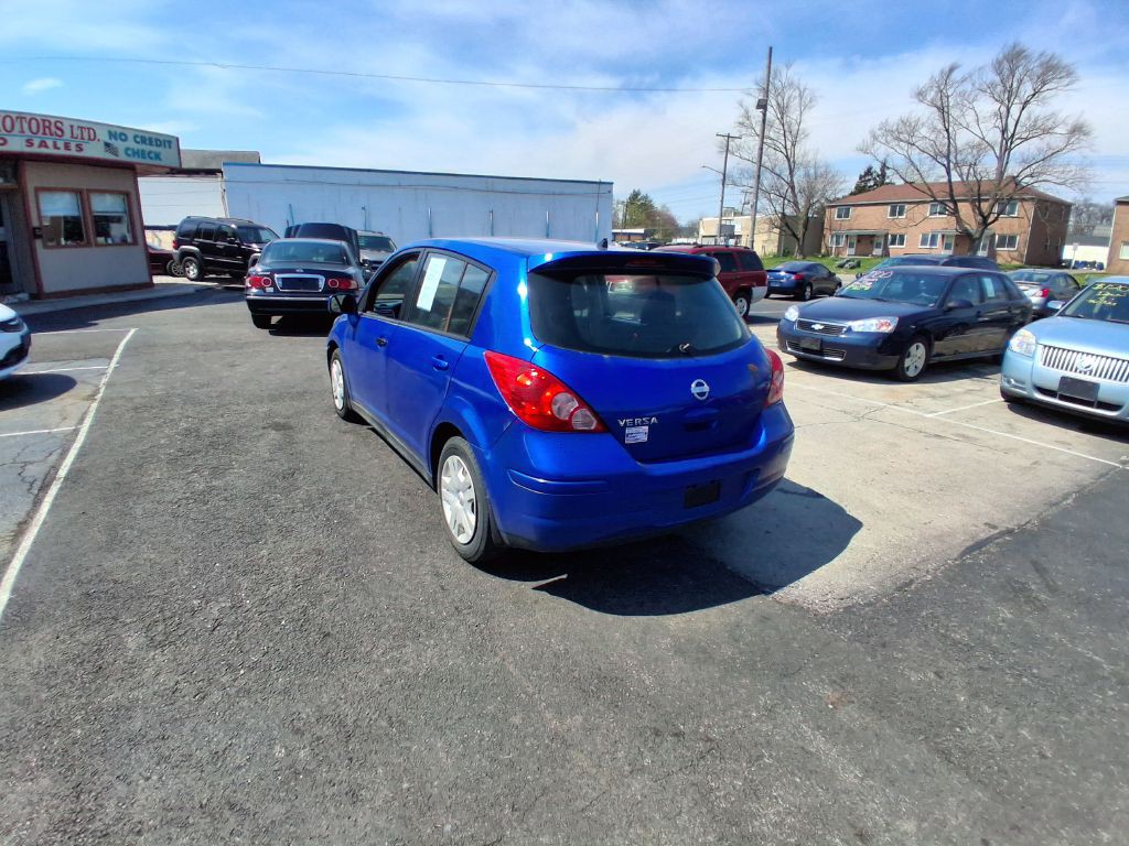 2011 Nissan Versa Image 7