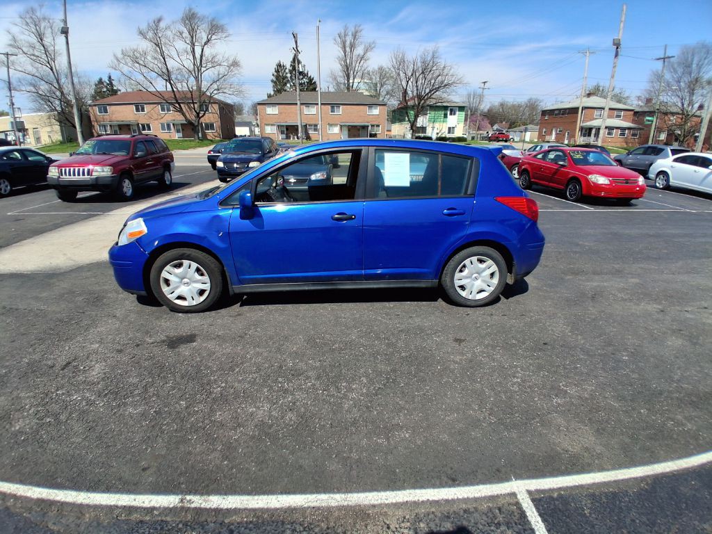 2011 Nissan Versa Image 9