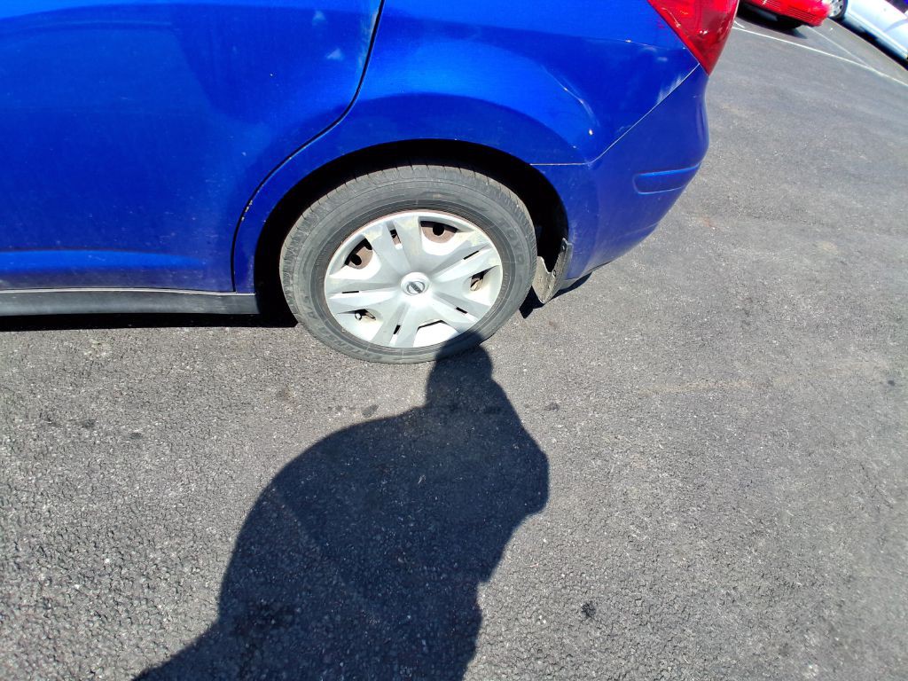 2011 Nissan Versa Image 10