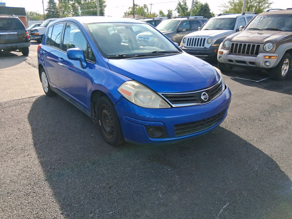 2011 Nissan Versa Image 3