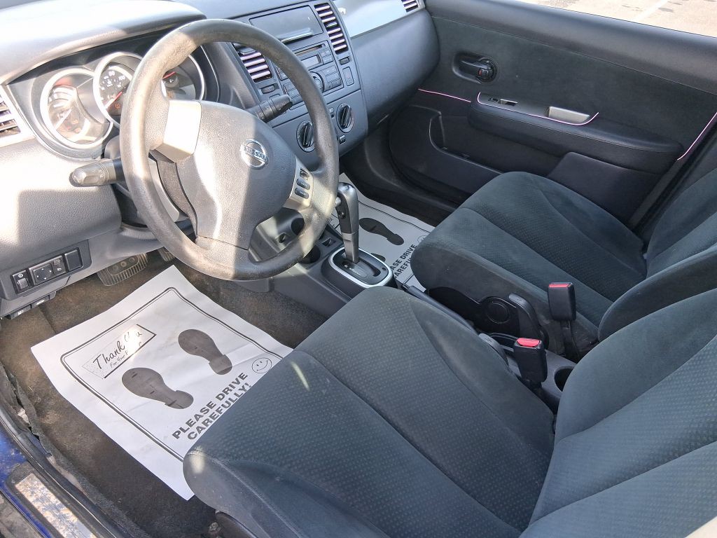 2011 Nissan Versa Image 12