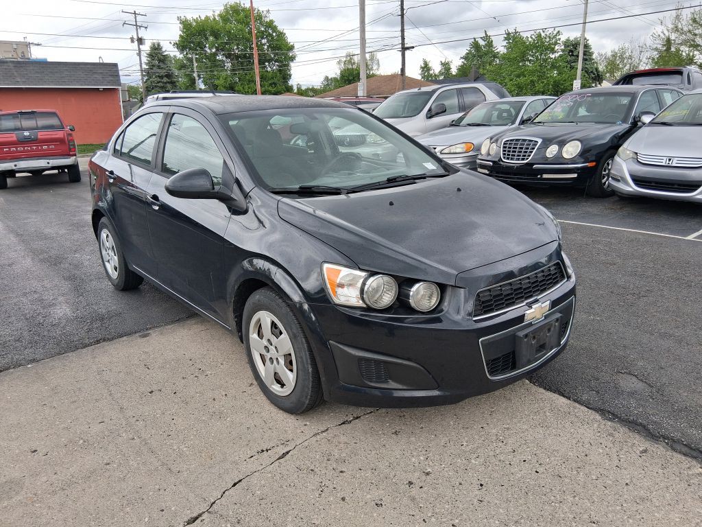 2014 Chevrolet Sonic Image 3