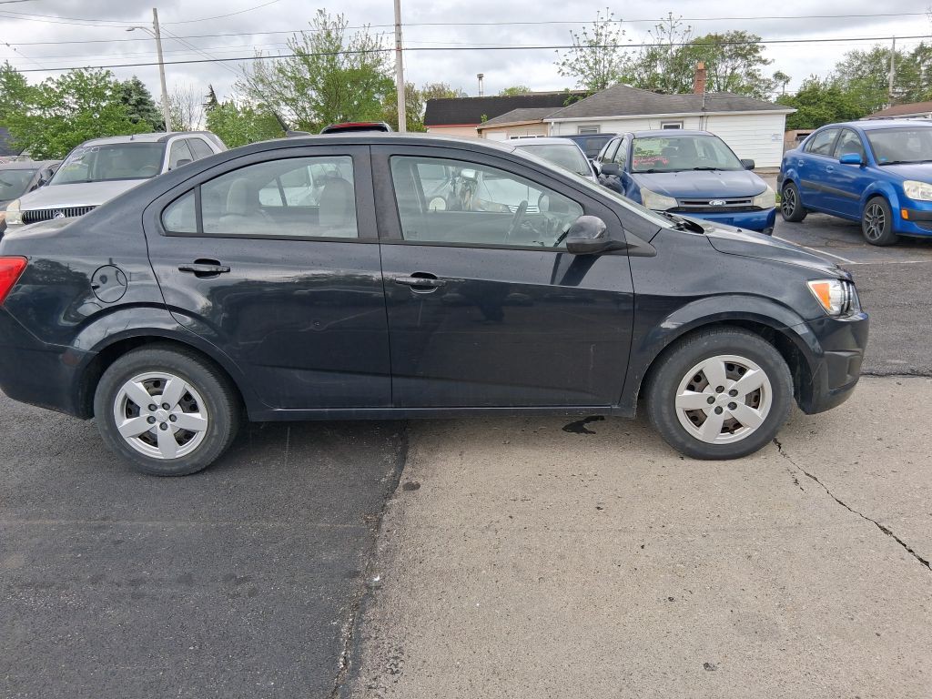 2014 Chevrolet Sonic Image 4