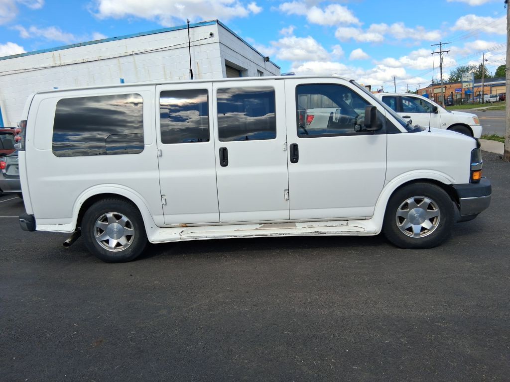 2003 Chevrolet Express Image 4