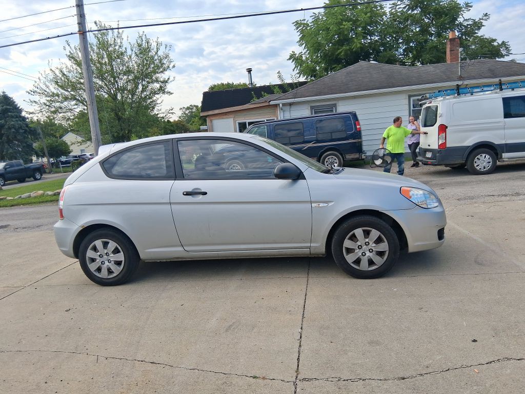 2009 Hyundai Accent Image 4