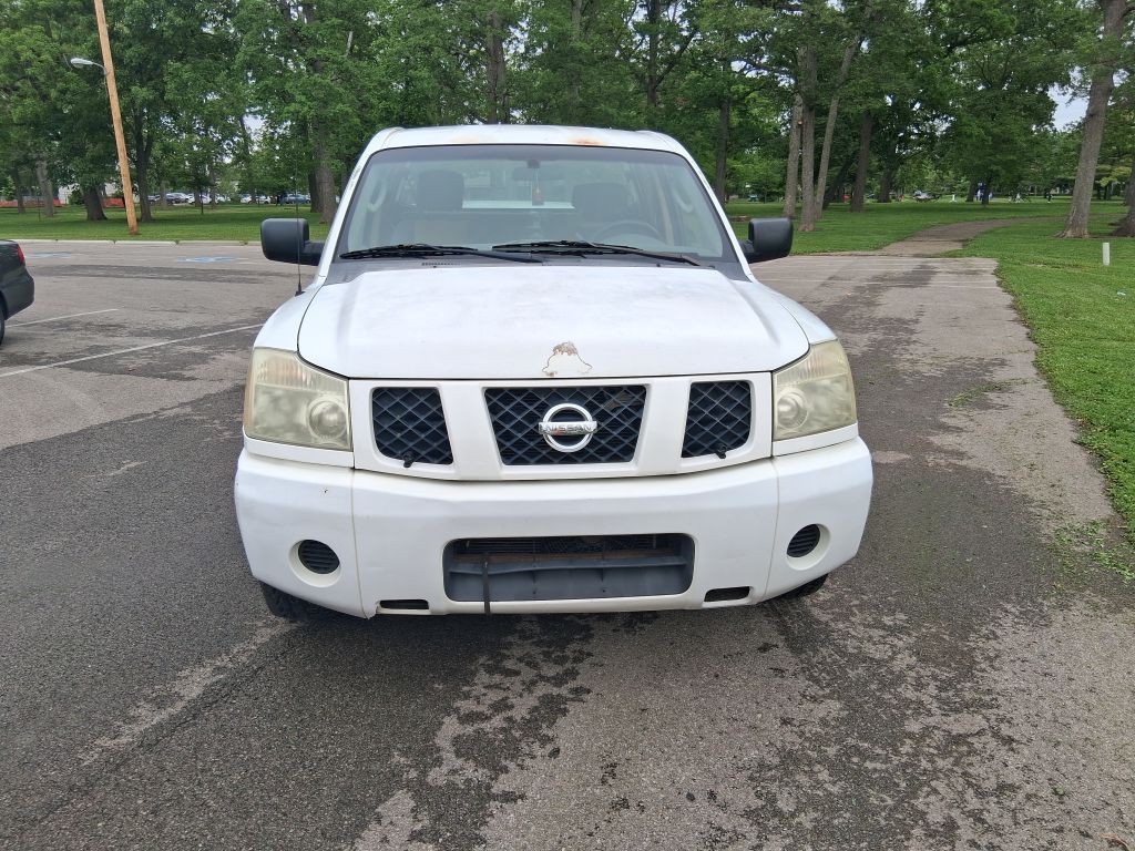 2004 Nissan Titan Image 2