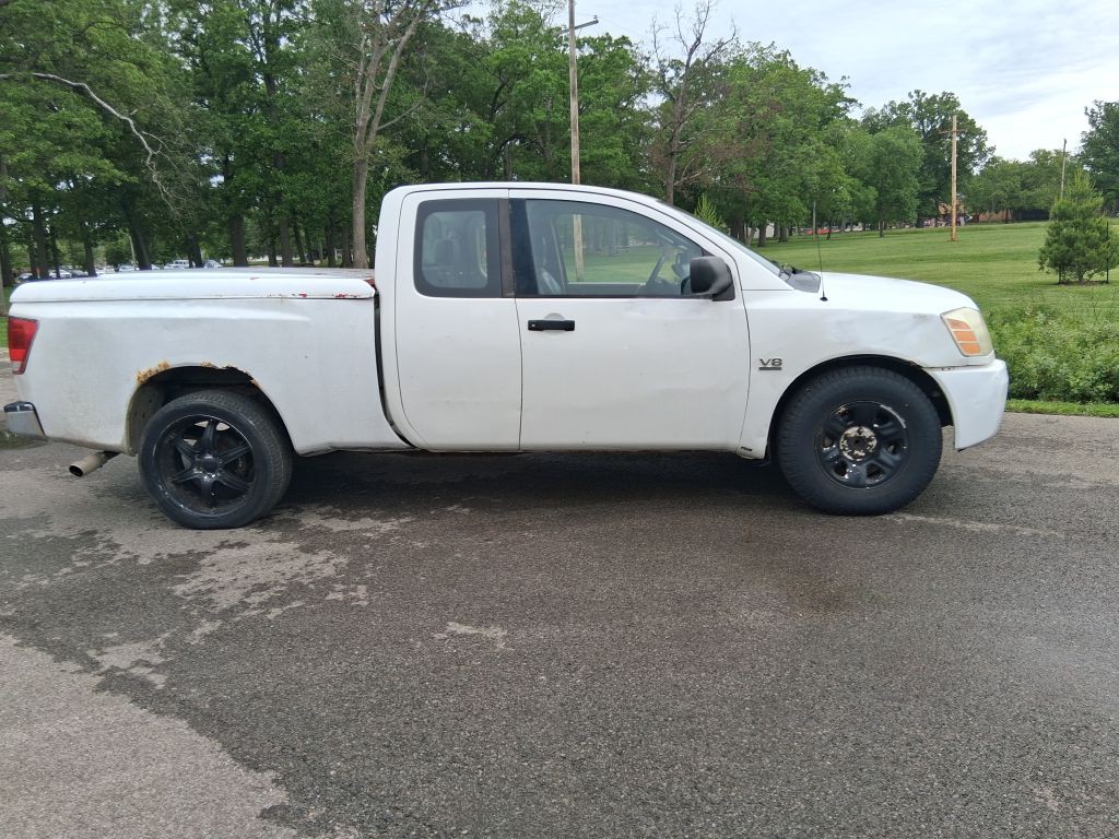 2004 Nissan Titan Image 4
