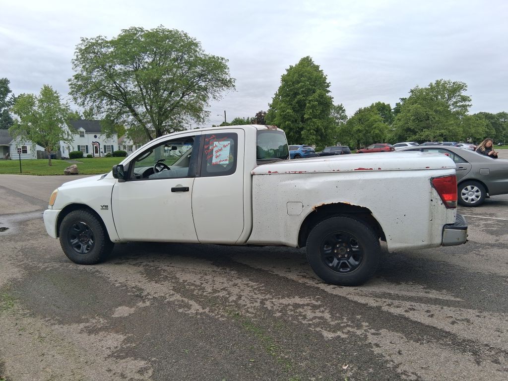 2004 Nissan Titan Image 8