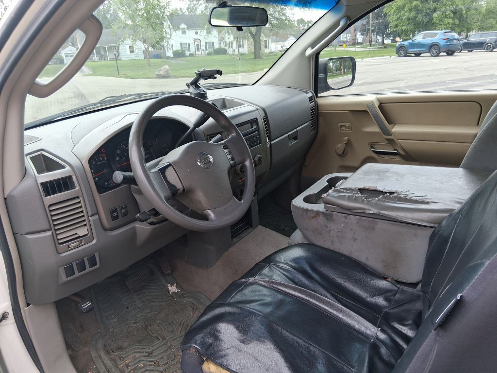 2004 Nissan Titan Image 13