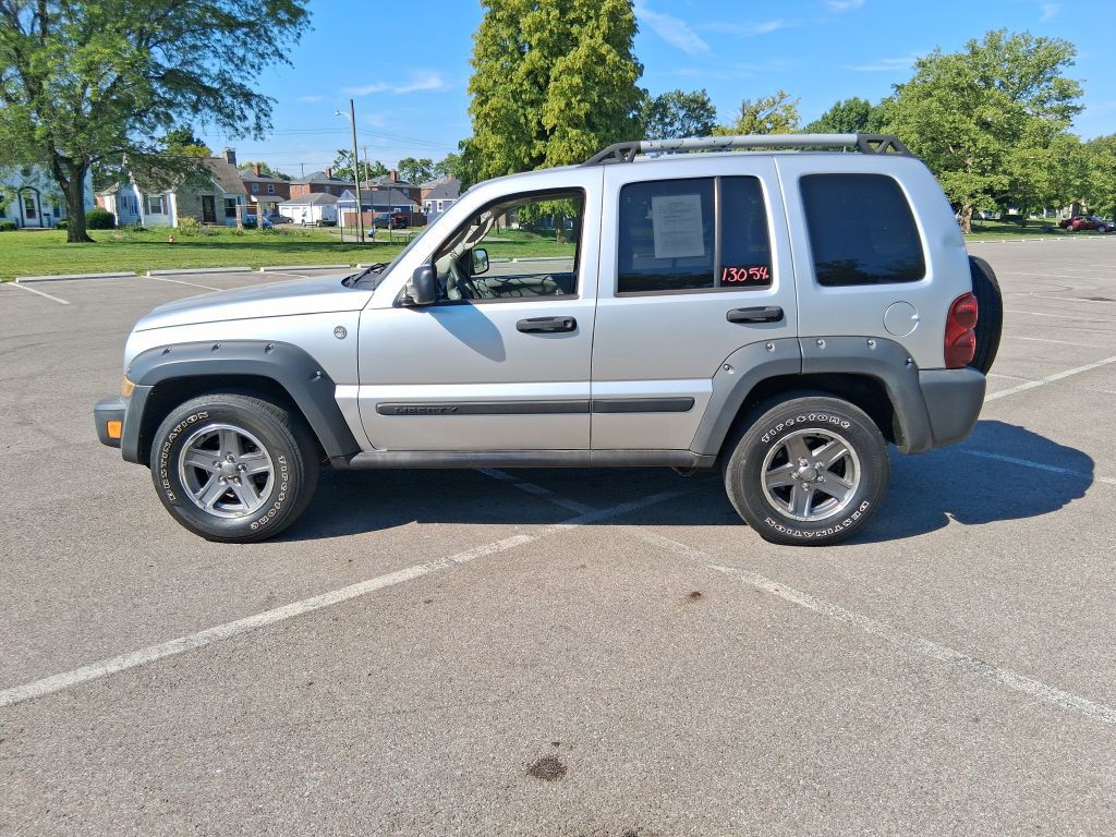 2005 Jeep Liberty Image 8