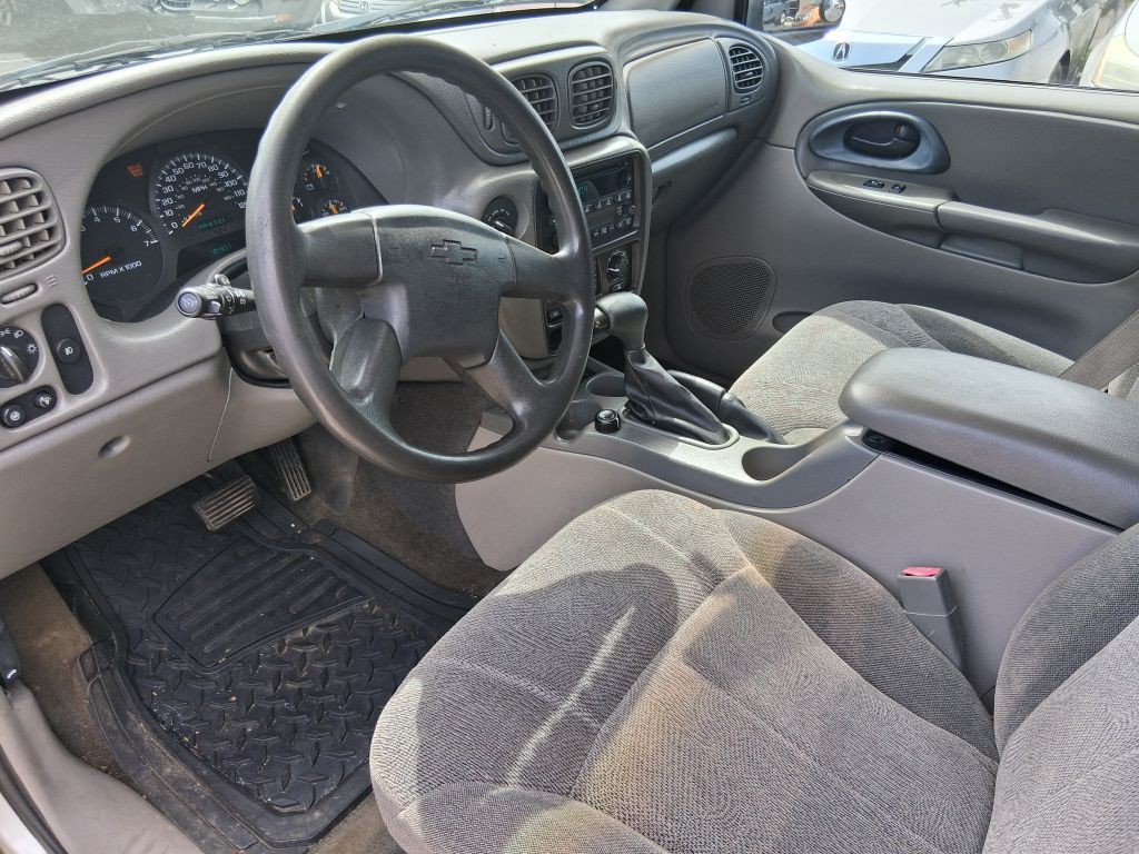 2004 Chevrolet Trailblazer Image 12