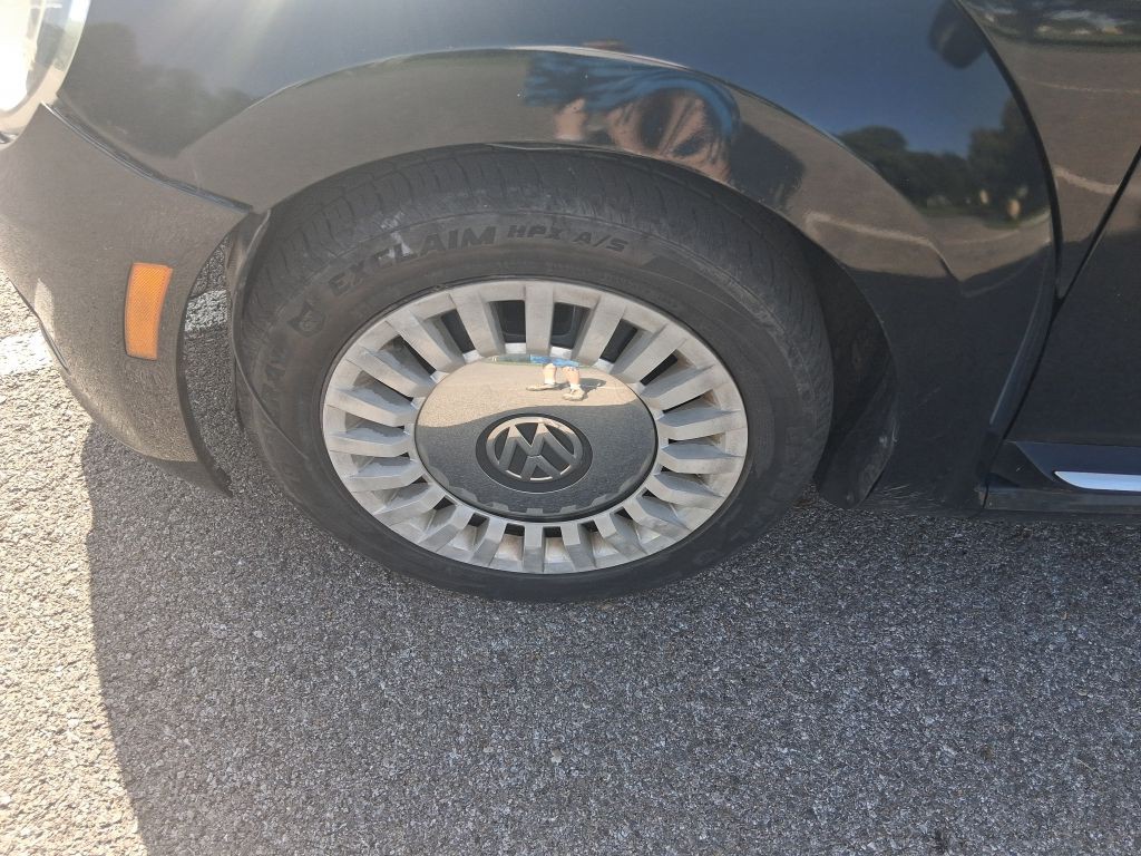 2013 Volkswagen Beetle Image 10