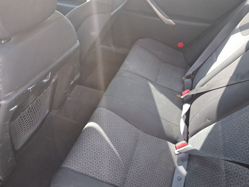 2009 Pontiac G6 Image 12