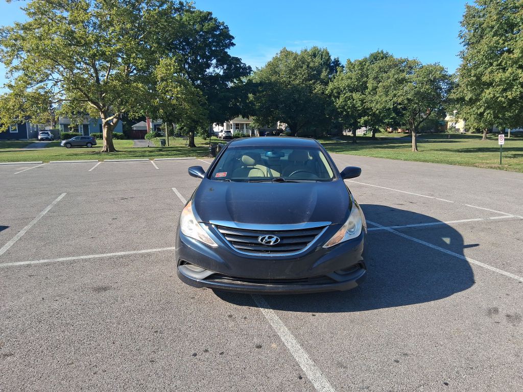 2014 Hyundai Sonata Image 2