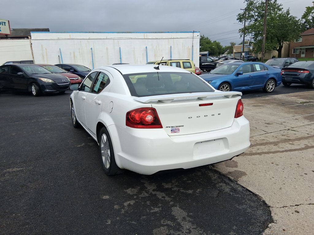 2011 Dodge Avenger Image 7