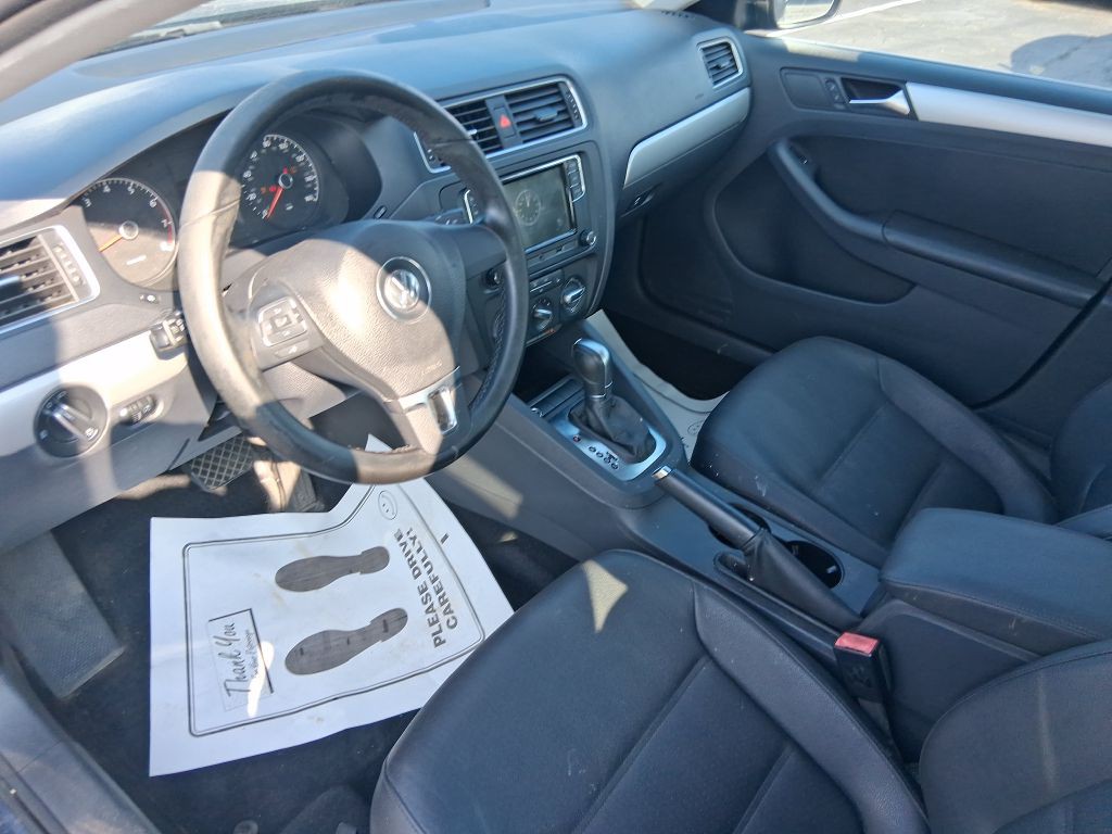 2011 Volkswagen Jetta Image 13