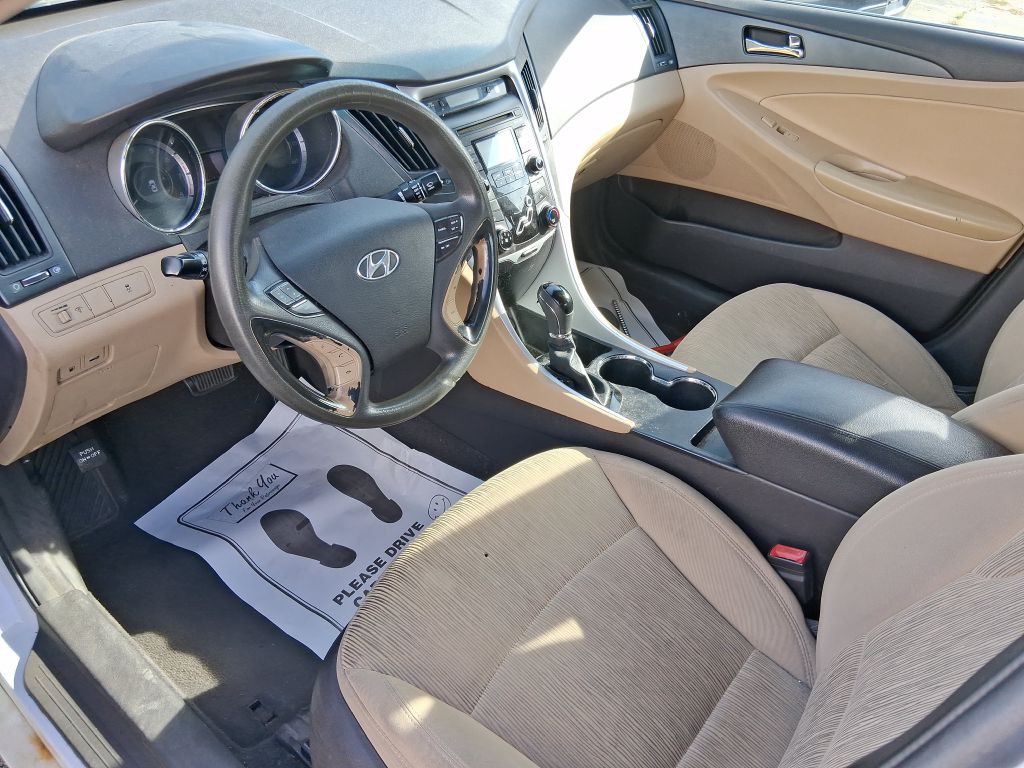 2011 Hyundai Sonata Image 12