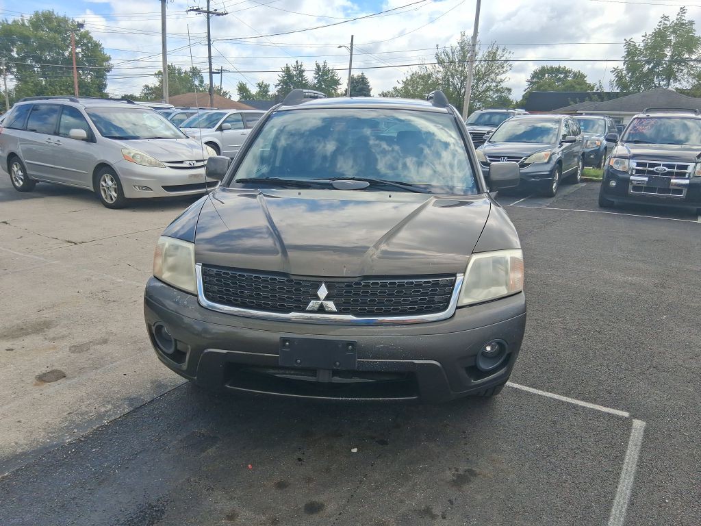 2011 Mitsubishi Endeavor Image 2