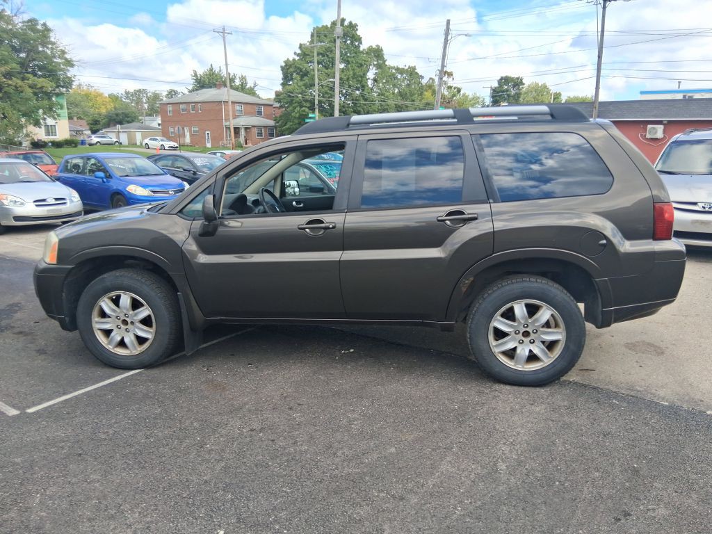 2011 Mitsubishi Endeavor Image 8