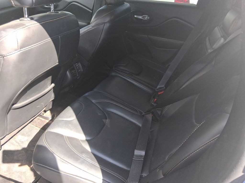 2016 Jeep Cherokee Image 11