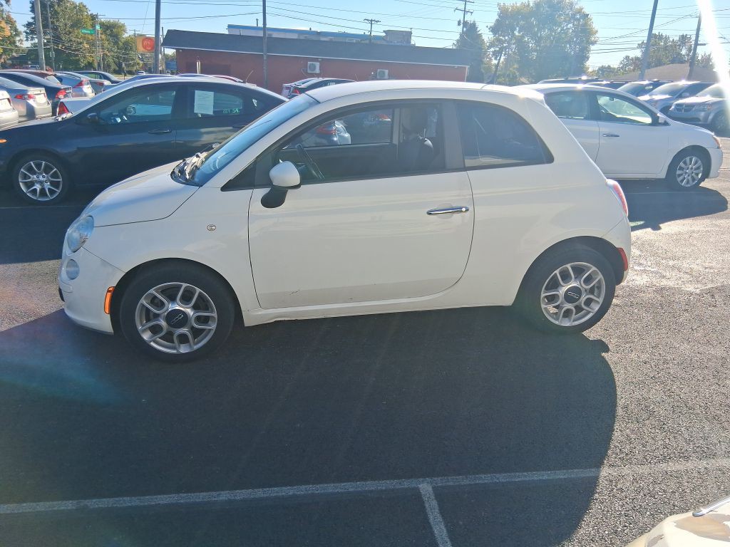 2013 FIAT 500 Image 8