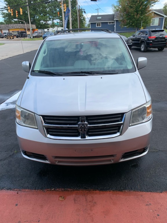 2009 Dodge Grand Caravan Image 2