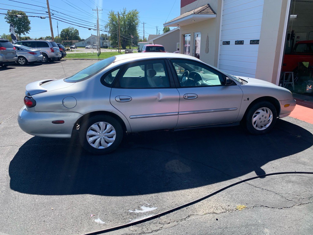 1999 Ford Taurus Image 2