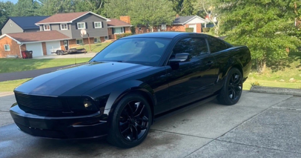 2008 Ford Mustang Image 1