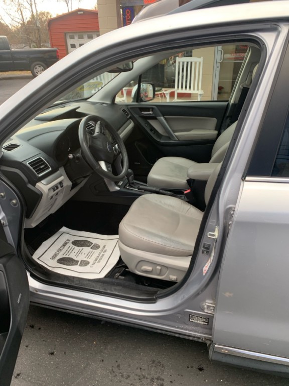 2016 Subaru Forester Image 8