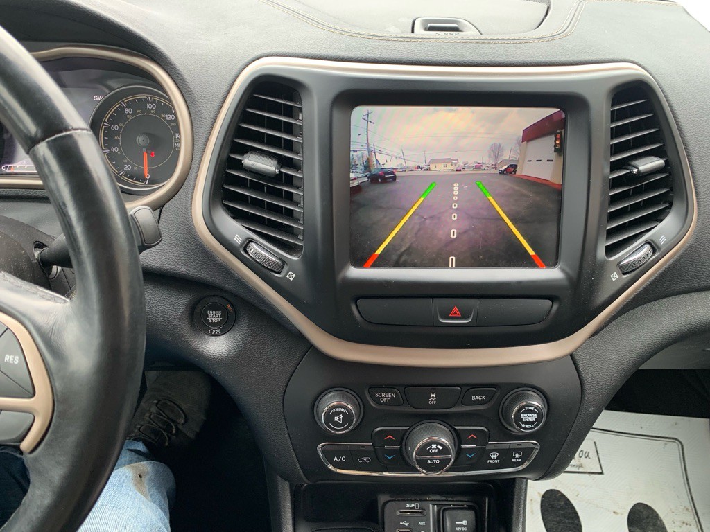 2017 Jeep Cherokee Image 13