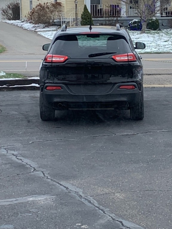 2017 Jeep Cherokee Image 17