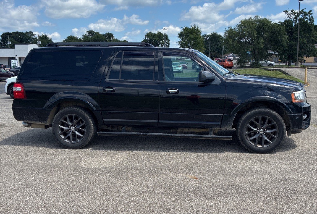 2017 Ford Expedition Image 2